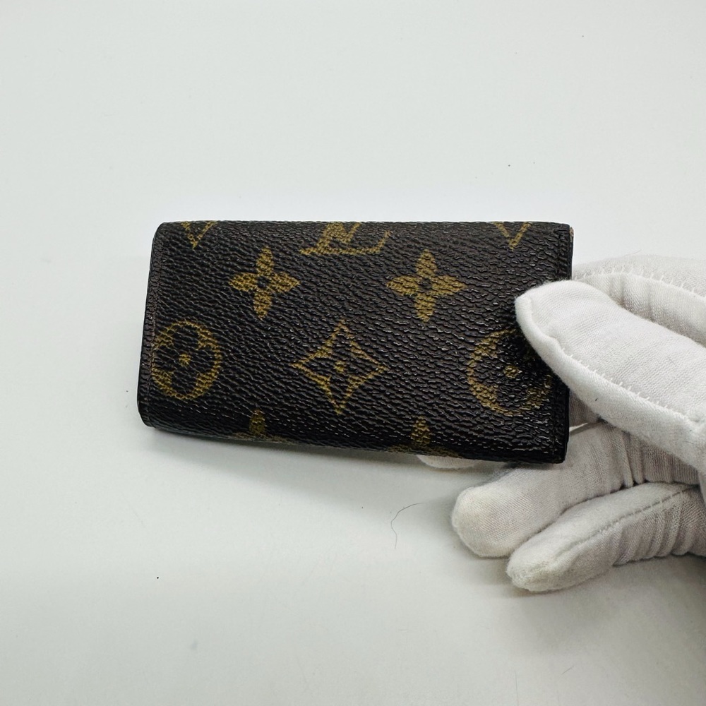 Authentic Louis Vuitton 4 Key holder - Picture 2 of 7
